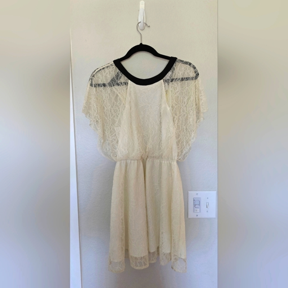 NWT BCBG Generation Cream Lace Mini Dress Size XS